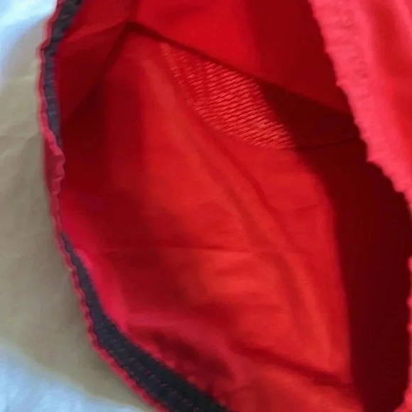 Nike Men’s red swim trucks size medium - Picture 3 of 9